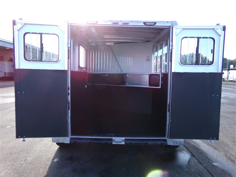 Trailer Photo 3