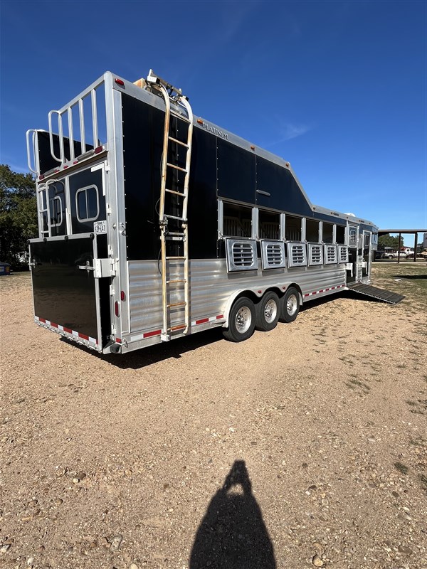 Trailer Photo 10