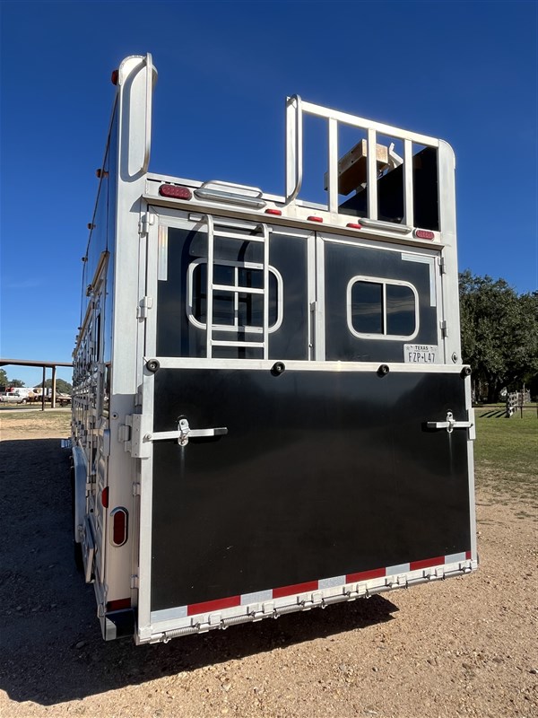 Trailer Photo 16