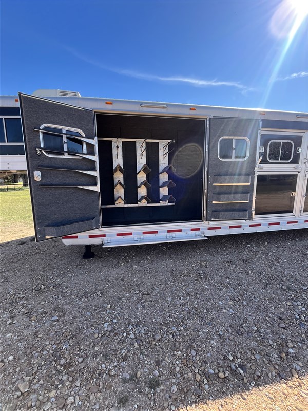 Trailer Photo 19