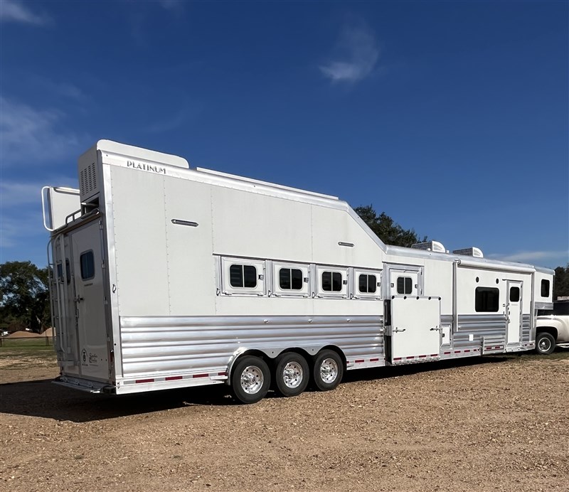 Trailer Photo 7