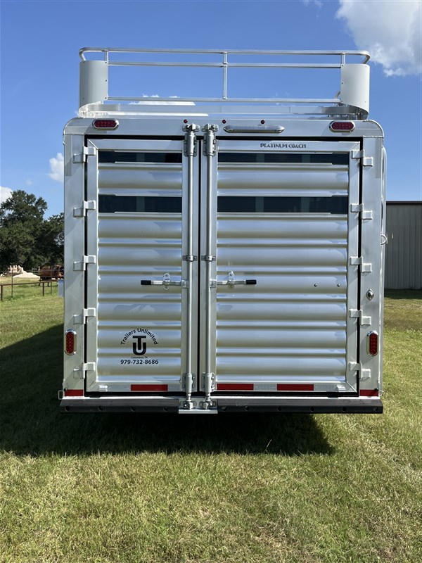 Trailer Photo 15