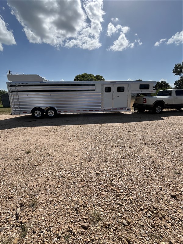 Trailer Photo 19