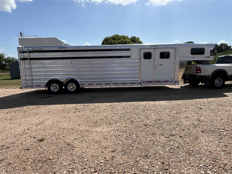Trailer Photo 4