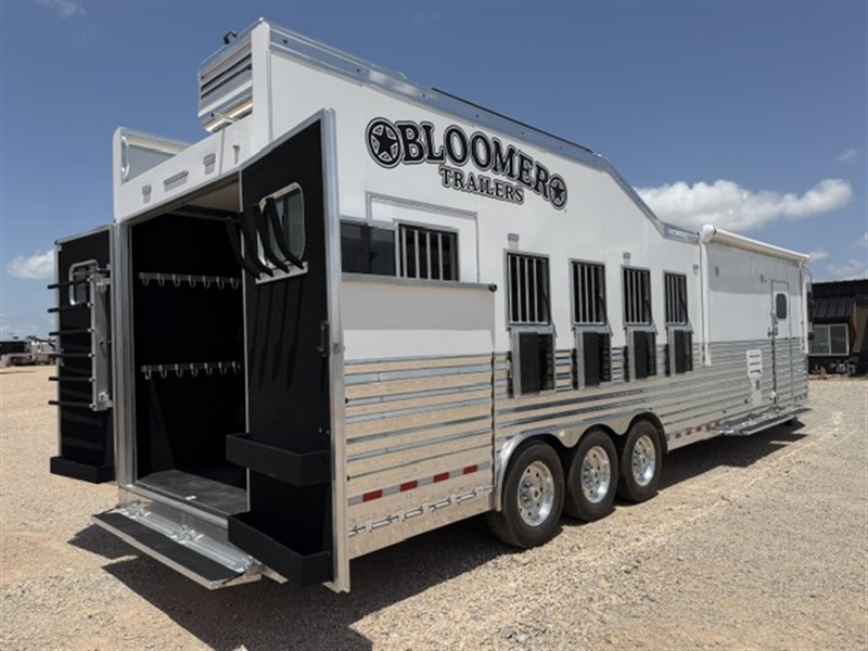 Trailer Photo 21