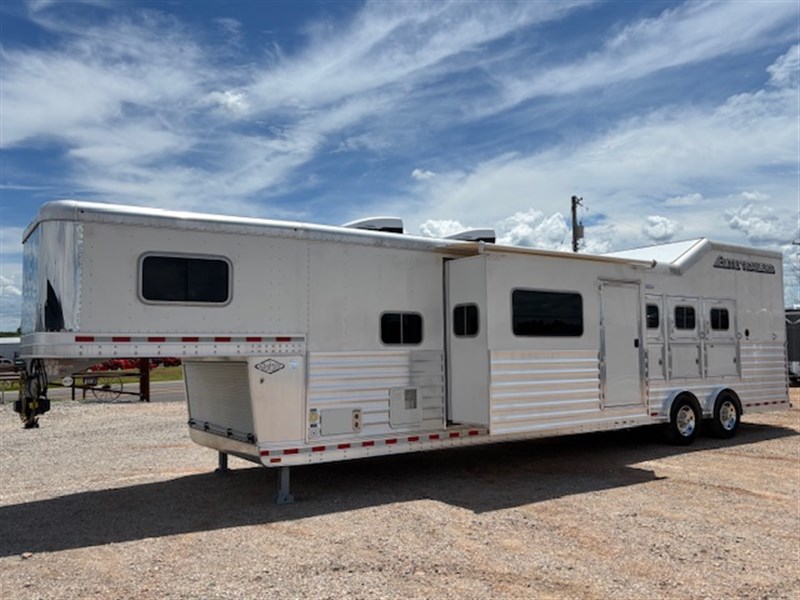 Trailer Photo 2
