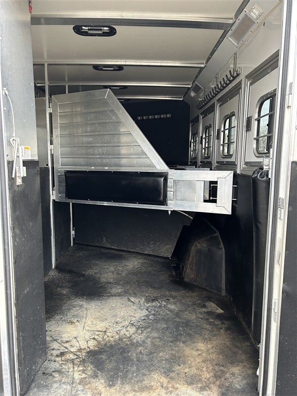 Trailer Photo 5