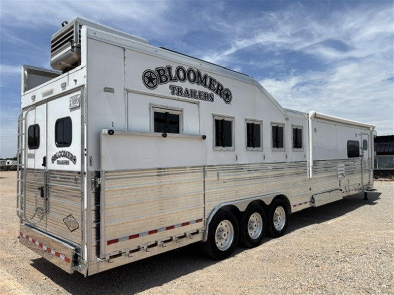 Trailer Photo 2