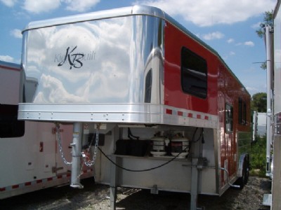 2007 Kiefer Built 8 Wide 7' Living Quarters Two Horse