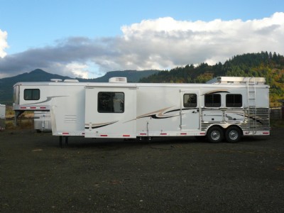 2008 Bison 8312 Stratus 12' LQ w/ Slideout