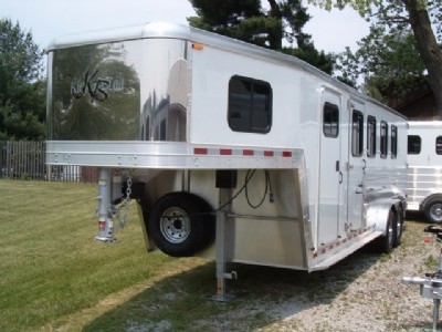 2008 Kiefer Built Genesis Four Horse Gooseneck