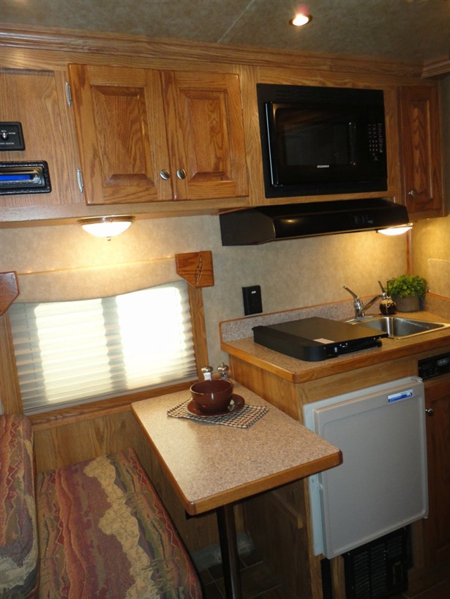 2007 Featherlite 8546 Prestige 4 Horse '6 SW LQ