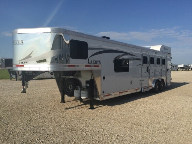 2016 Lakota 4H Charger 11'LQ