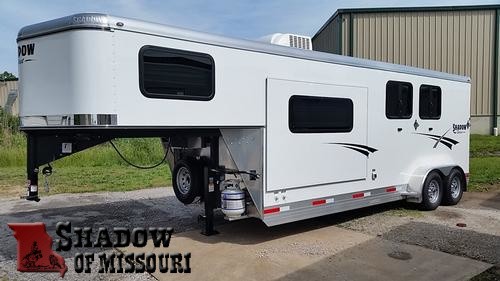 2016 Shadow 2 Horse Gn W 9 Lq W Slide Out Couch