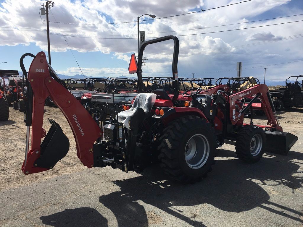 38 Horsepower Mahindra Tractor 2538 Hst Package Deal 441
