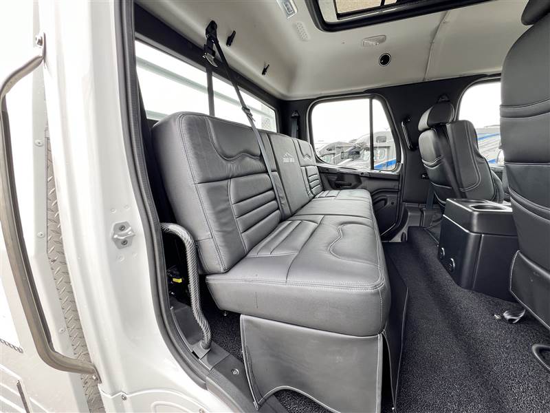 Truck Photo 19