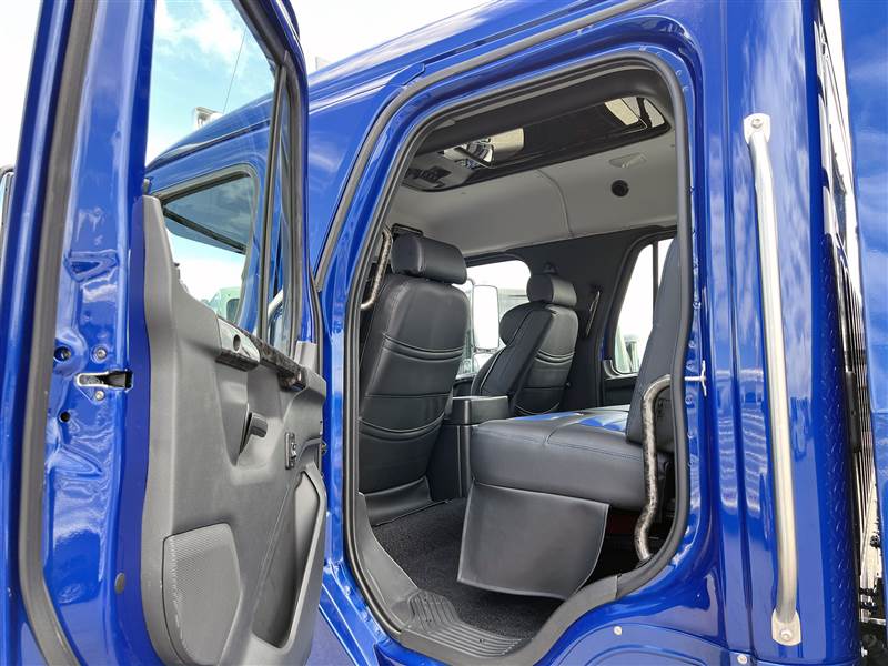 Truck Photo 8