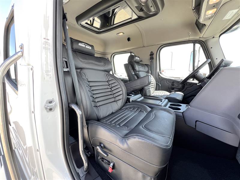 Truck Photo 17