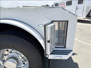 Truck Photo 9