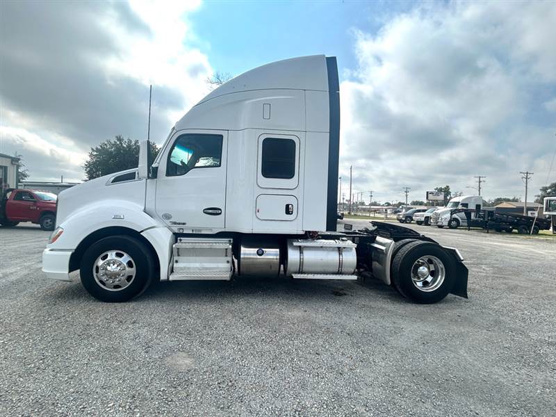 Truck Photo 5