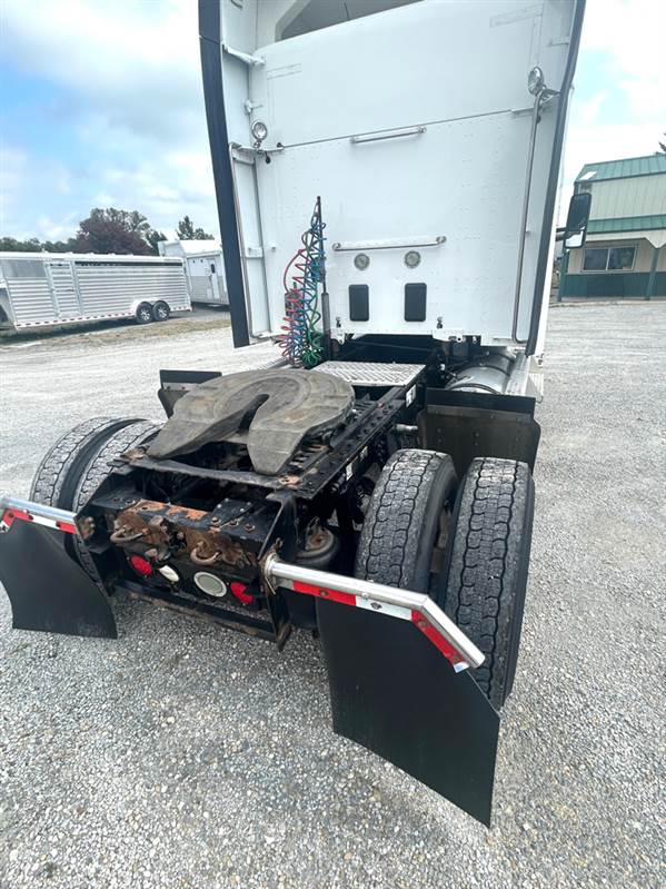 Truck Photo 8