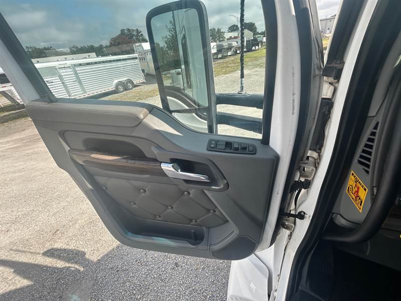 Truck Photo 9