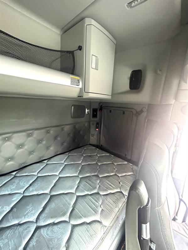 Truck Photo 17