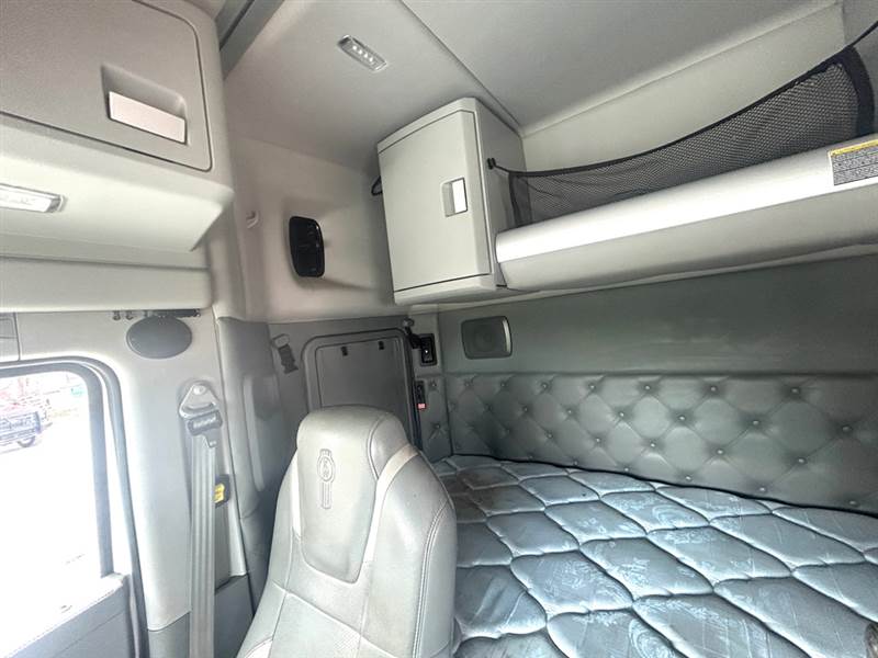 Truck Photo 16