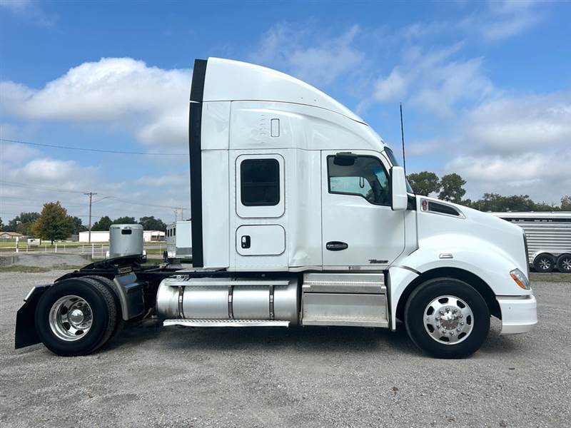 Truck Photo 2