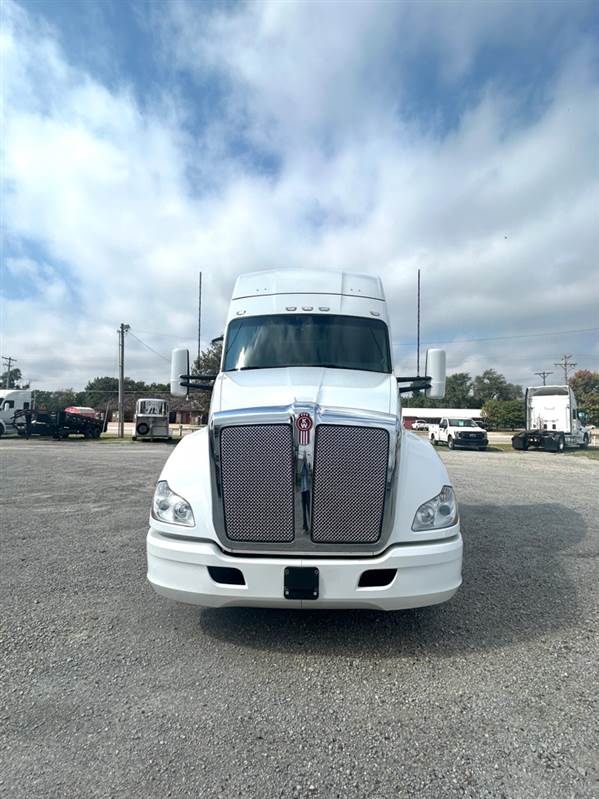Truck Photo 6