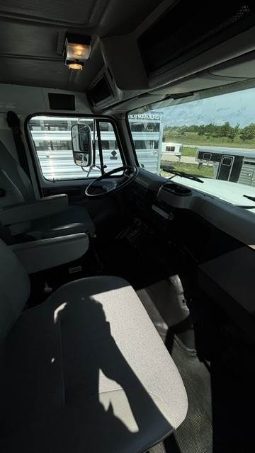 Truck Photo 12