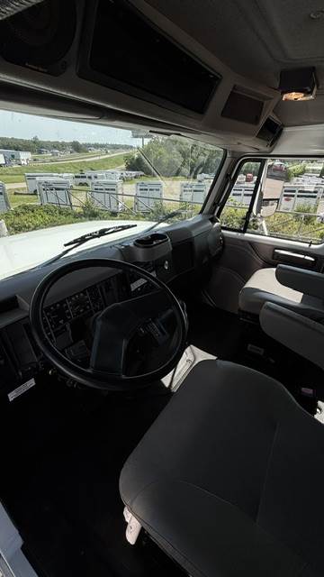 Truck Photo 8