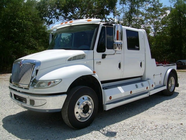 2007 International 4400 SERIES 2L HAULER Horse Trailer World