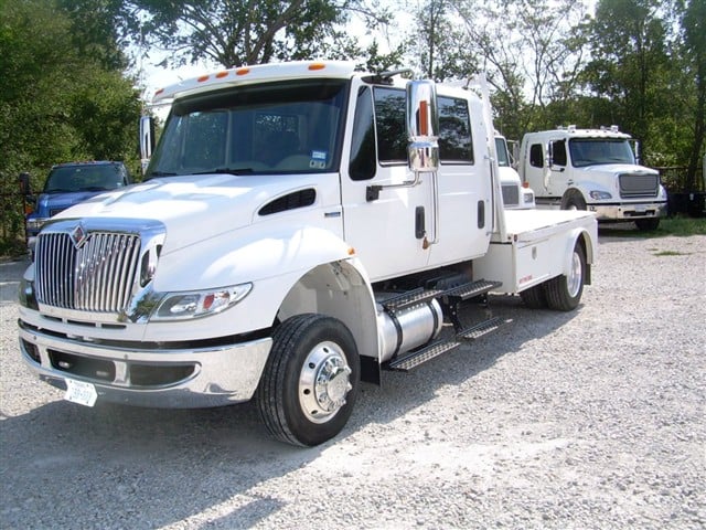 2008 International 4400 CREW CAB HAULER