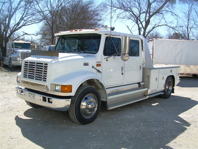 1997 International CREW CAB HAULER