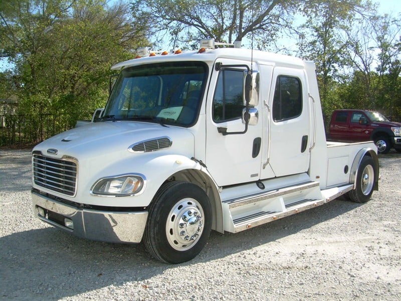 2004 Freightliner M2 CREW CAB HAULER Horse Trailer World