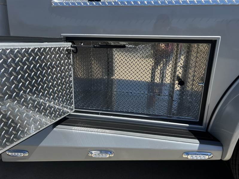 Truck Photo 9