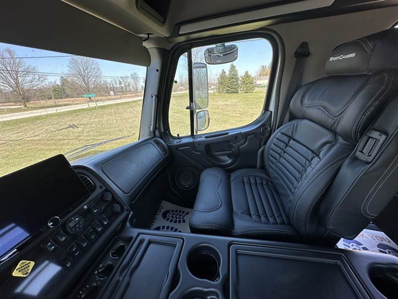 Truck Photo 19