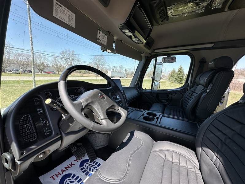 Truck Photo 14