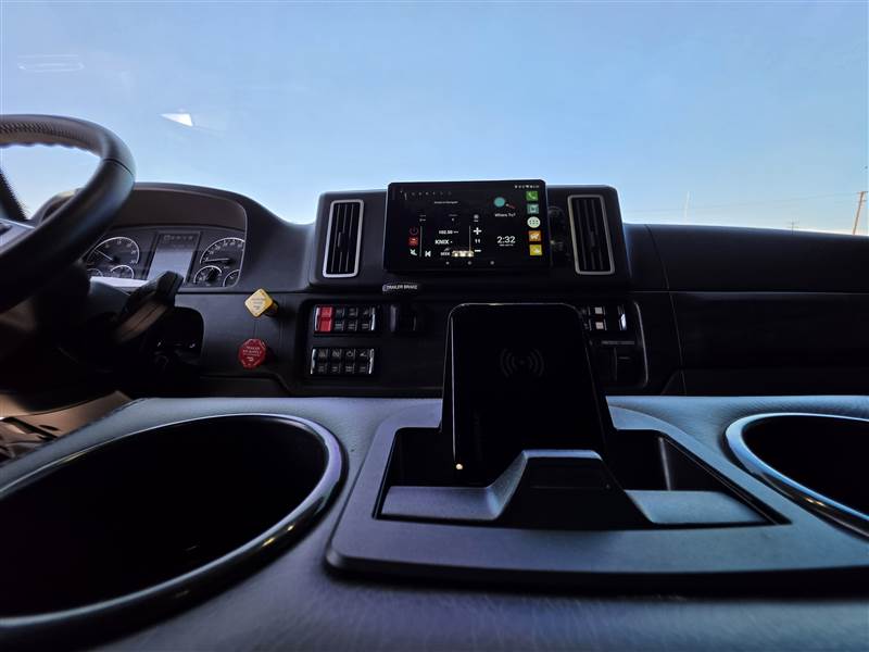 Truck Photo 9