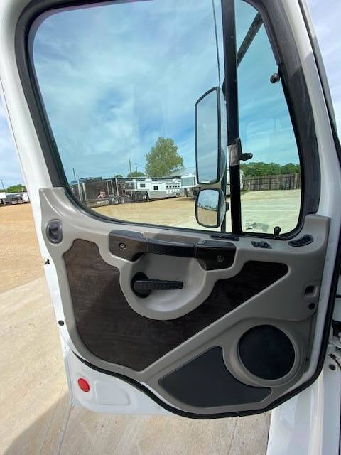 Truck Photo 14
