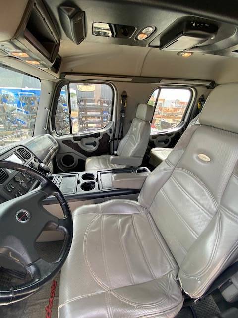 Truck Photo 12