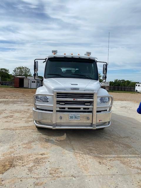 Truck Photo 4