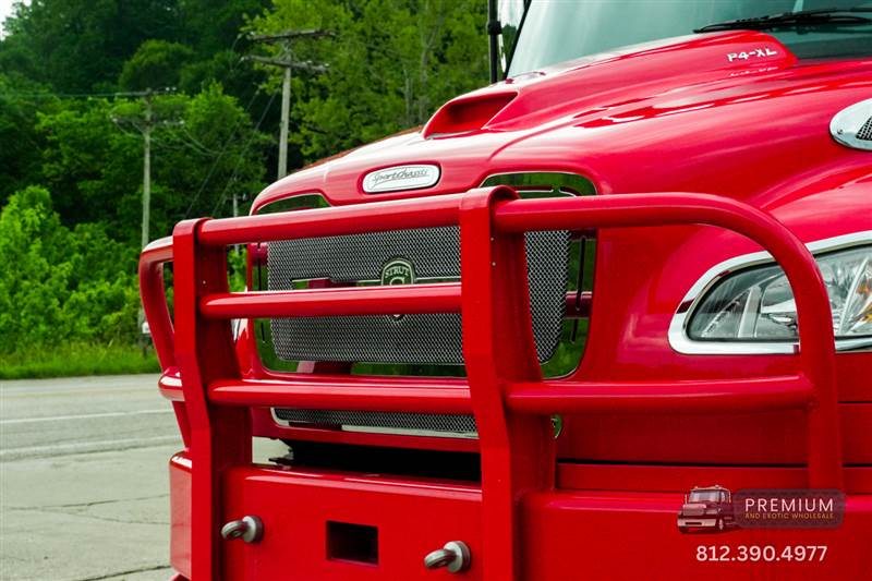 Truck Photo 9