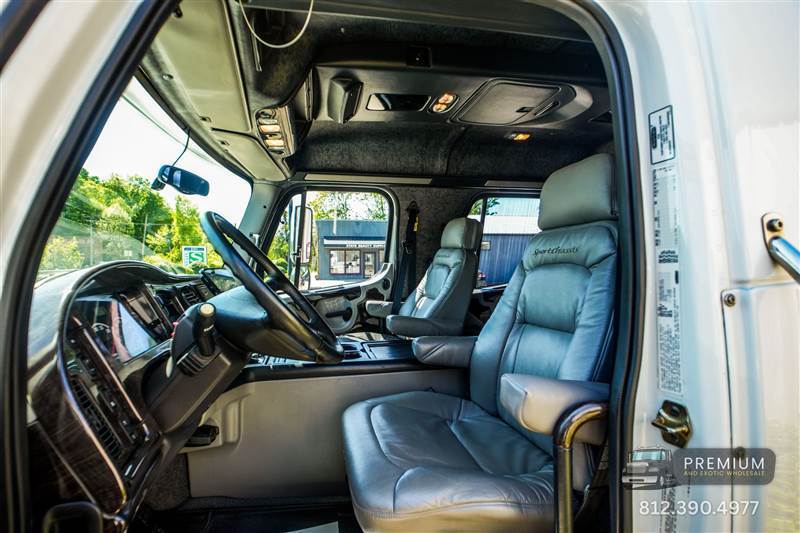 Truck Photo 8