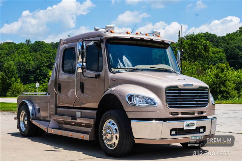 2008 Freightliner NEW LIST - FACTORY SPORTCHASSIS - ULTRA LOW MILE 