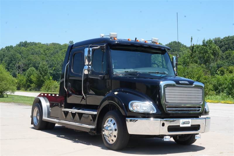 2015 Freightliner NEW LISTING - DD13 BIG BLOCK HAULER ONLY 80K MILES