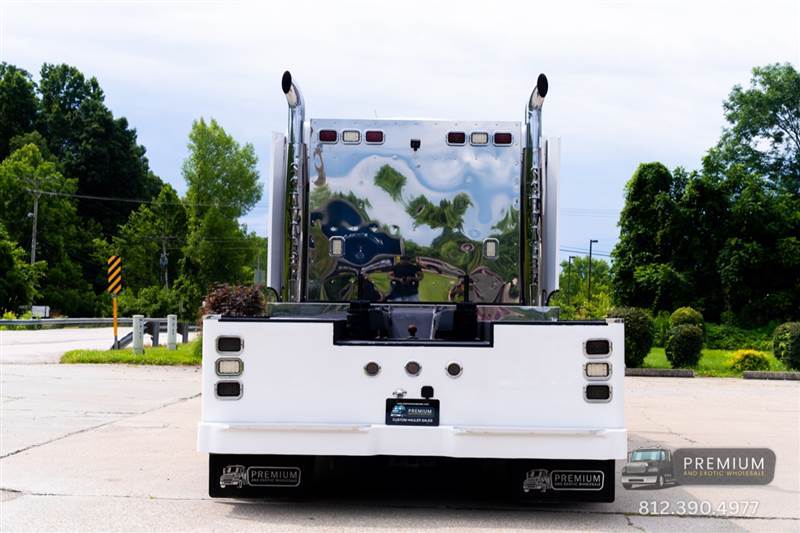 Truck Photo 6