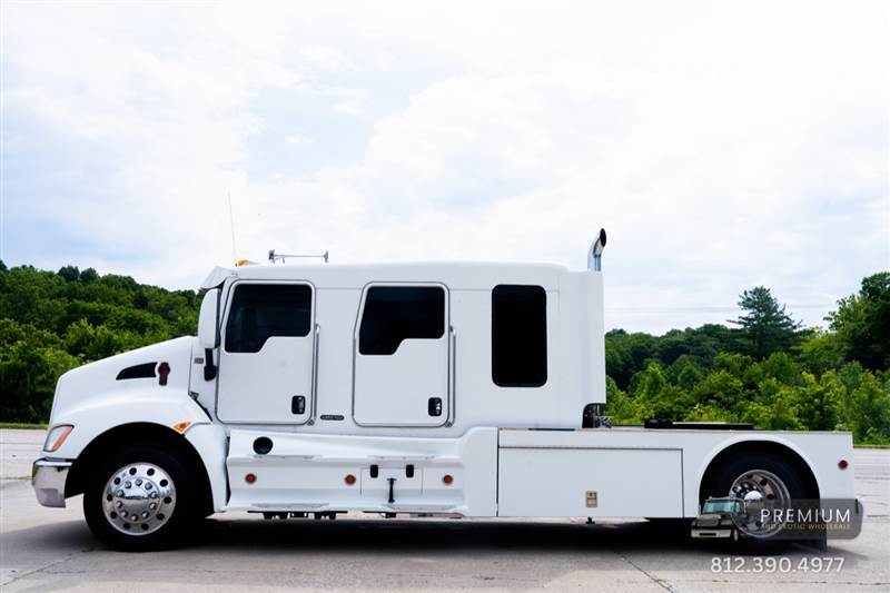 Truck Photo 4
