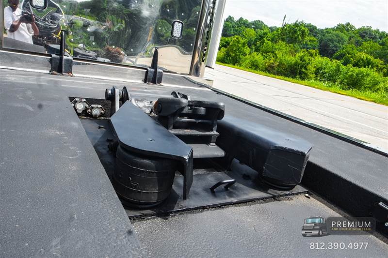 Truck Photo 9